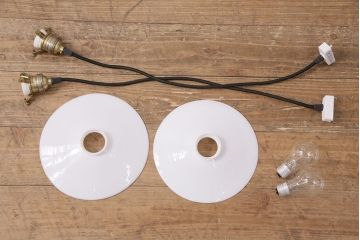 アンティーク照明　古き良き時代の味を感じる平笠シェードのペンダントライト2個セット(吊り下げ照明、天井照明、シェード、電笠)(R-050697)