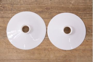 アンティーク照明　昭和初期　先のとがった電球がレトロな雰囲気を高める平笠シェードの吊り下げ照明(ペンダントライト、天井照明、電笠、シェード)(R-050699)