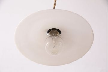 アンティーク照明　シンプルデザインが取り入れやすい、平笠シェードのペンダントライト2個セット(吊り下げ照明、天井照明、シェード、電傘)(R-050703)