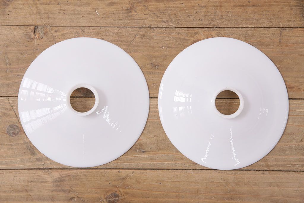 アンティーク照明　シンプルデザインが取り入れやすい、平笠シェードのペンダントライト2個セット(吊り下げ照明、天井照明、シェード、電傘)(R-050703)