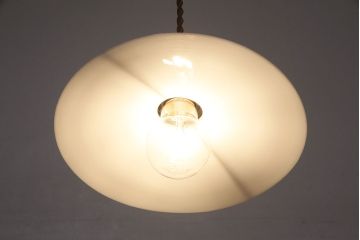 アンティーク照明　和製アンティーク　どこか懐かしさが漂う平笠シェードのペンダントライト2個セット(吊り下げ照明、天井照明、シェード、電傘)(R-050704)