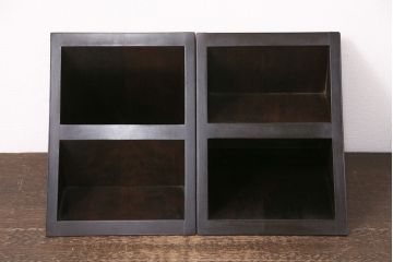 中古　北海道民芸家具　使い方いろいろ!置き方次第でペン立てにも棚にもなる小さな飾り棚2個セット(花台、ディスプレイ台、ペン立て、小物収納)(R-050707)
