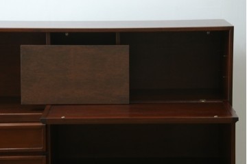 和製ヴィンテージ　チーク材　北欧家具のようなスタイリッシュさが魅力的なサイドボード　(R-050712)