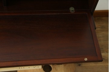 和製ヴィンテージ　チーク材　北欧家具のようなスタイリッシュさが魅力的なサイドボード　(R-050712)