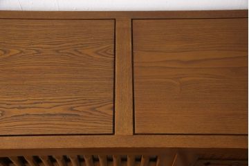中古　美品　総ニレ無垢材　網代風のデザインが和の趣を高める水屋箪笥サイドボード(収納棚、戸棚、キャビネット)(R-050714)
