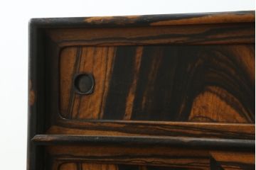 和製アンティーク　黒柿材の独特な杢目が目を引く茶箪笥(収納棚、戸棚、キャビネット)(R-050716)