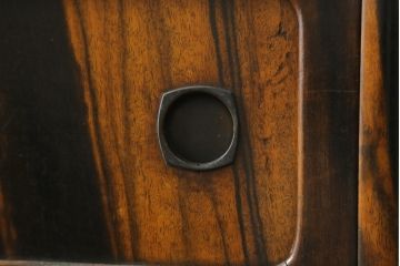 和製アンティーク　黒柿材の独特な杢目が目を引く茶箪笥(収納棚、戸棚、キャビネット)(R-050716)
