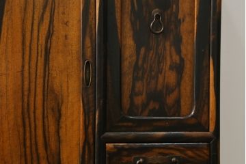 和製アンティーク　黒柿材の独特な杢目が目を引く茶箪笥(収納棚、戸棚、キャビネット)(R-050716)