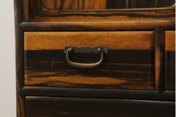 和製アンティーク　黒柿材の独特な杢目が目を引く茶箪笥(収納棚、戸棚、キャビネット)(R-050716)