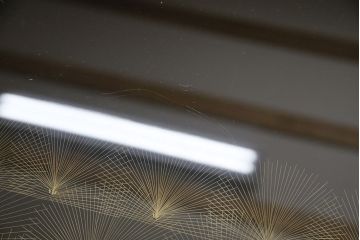中古　輪島塗　吠木正樹作　ガラス天板付き　繊細な松模様が優しい雰囲気を醸しだす座卓(ローテブル)(R-050718)
