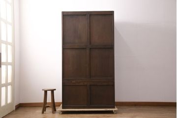 中古　伝統工芸　軽井沢彫り　大輪の花を咲かせる牡丹が美しい!品のある佇まいが魅力のワードローブ(洋服タンス)(R-050719)
