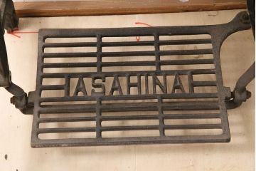 ジャンク品　ASAHINA社　お洒落なアンティーク空間を演出するミシンテーブル(ミシン台、ディスプレイ、工業用ミシン)(R-050724)