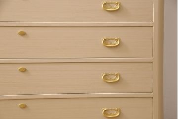 中古　和歌山県紀州　伝統工芸士・中田静夫作　金色の金具が煌びやかな印象を与える加茂総桐箪笥(総桐たんす、総桐箪笥、胴丸)(定価約120万円)(R-050726)