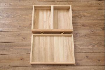 中古　和歌山県紀州　伝統工芸士・中田静夫作　金色の金具が煌びやかな印象を与える加茂総桐箪笥(総桐たんす、総桐箪笥、胴丸)(定価約120万円)(R-050726)