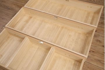 中古　和歌山県紀州　伝統工芸士・中田静夫作　金色の金具が煌びやかな印象を与える加茂総桐箪笥(総桐たんす、総桐箪笥、胴丸)(定価約120万円)(R-050726)