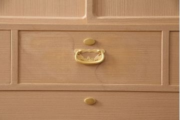 中古　和歌山県紀州　伝統工芸士・中田静夫作　金色の金具が煌びやかな印象を与える加茂総桐箪笥(総桐たんす、総桐箪笥、胴丸)(定価約120万円)(R-050726)