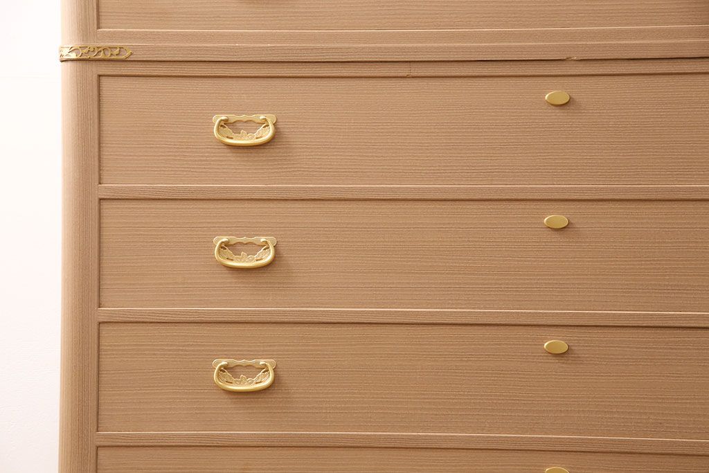 中古　和歌山県紀州　伝統工芸士・中田静夫作　金色の金具が煌びやかな印象を与える加茂総桐箪笥(総桐たんす、総桐箪笥、胴丸)(定価約120万円)(R-050726)