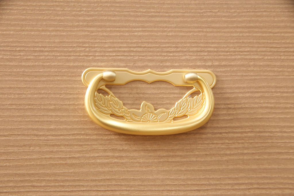 中古　和歌山県紀州　伝統工芸士・中田静夫作　金色の金具が煌びやかな印象を与える加茂総桐箪笥(総桐たんす、総桐箪笥、胴丸)(定価約120万円)(R-050726)