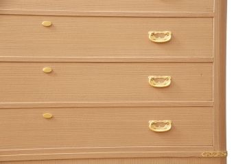 中古　和歌山県紀州　伝統工芸士・中田静夫作　金色の金具が煌びやかな印象を与える加茂総桐箪笥(総桐たんす、総桐箪笥、胴丸)(定価約120万円)(R-050726)