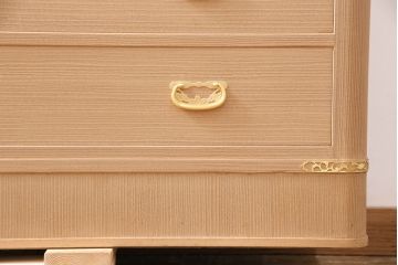 中古　和歌山県紀州　伝統工芸士・中田静夫作　金色の金具が煌びやかな印象を与える加茂総桐箪笥(総桐たんす、総桐箪笥、胴丸)(定価約120万円)(R-050726)