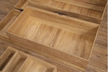 和製アンティーク　総桐材製　繊細で美しい透かし金具が目を引く佐渡箪笥(八幡箪笥、衣装タンス、引き出し、桐箪笥、桐たんす)(R-050727)