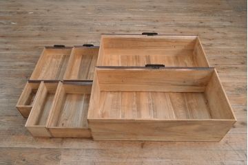 和製アンティーク　総桐材製　繊細で美しい透かし金具が目を引く佐渡箪笥・下段(八幡箪笥、衣装タンス、引き出し、桐箪笥、桐たんす)(R-050729)