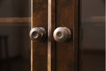 中古　北海道民芸家具　ペイント仕上げ限定　和・洋どちらの空間にも合わせやすいキャビネット(サイドボード、食器棚、戸棚)(R-050730)
