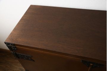 中古　国産　民芸家具　衣装盆付き　上質な和の空間づくりに活躍する桐箪笥(衣装箪笥、和タンス、桐たんす)(R-050732)