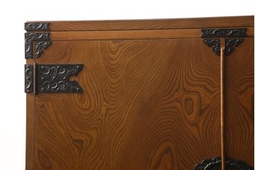 中古　国産　民芸家具　衣装盆付き　上質な和の空間づくりに活躍する桐箪笥(衣装箪笥、和タンス、桐たんす)(R-050732)