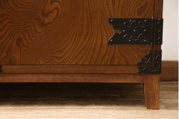 中古　国産　民芸家具　衣装盆付き　上質な和の空間づくりに活躍する桐箪笥(衣装箪笥、和タンス、桐たんす)(R-050732)