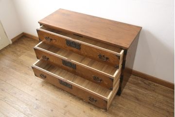 中古　国産　民芸家具　上質な和の空間づくりに活躍する桐箪笥(衣装箪笥、和タンス、桐たんす)(R-050733)