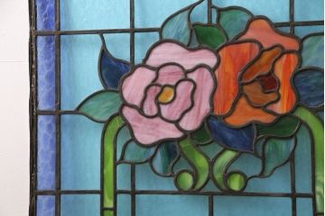 和製アンティーク　国産　華やかな花の図柄が存在感を放つステンドグラス2枚セット(明り取り、窓)(R-050736)