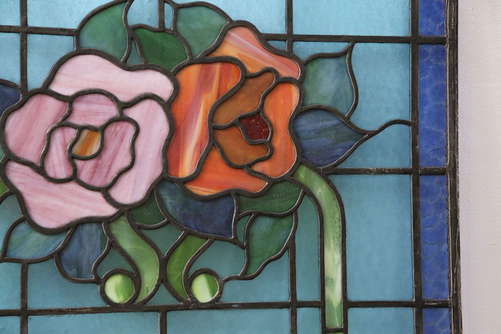 和製アンティーク　国産　華やかな花の図柄が存在感を放つステンドグラス2枚セット(明り取り、窓)(R-050736)