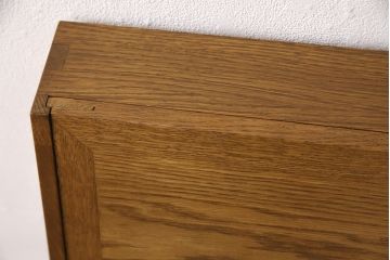【オーダー注文・受注生産商品】ナチュラルや北欧テイスト、カントリースタイルにおすすめ!アンティーク風のおしゃれなデザインで、洋風のお部屋にも自然に溶け込みます。上下開閉式でサイズもコンパクト、壁掛け式でスペースを有効活用できます。お客様のご希望に合わせたオーダーも可能。大切な家族のために次世代につなぐ、ラフジュ工房オリジナルのお仏壇(小型仏壇、手作り仏壇)(R-050741)
