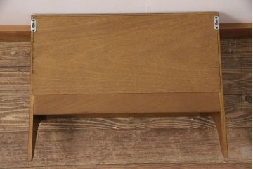 【オーダー注文・受注生産商品】ナチュラルや北欧テイスト、カントリースタイルにおすすめ!アンティーク風のおしゃれなデザインで、洋風のお部屋にも自然に溶け込みます。上下開閉式でサイズもコンパクト、壁掛け式でスペースを有効活用できます。お客様のご希望に合わせたオーダーも可能。大切な家族のために次世代につなぐ、ラフジュ工房オリジナルのお仏壇(小型仏壇、手作り仏壇)(R-050741)