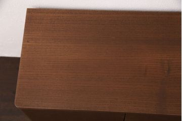 【オーダー注文・受注生産商品】どんなインテリアにも合わせやすい、シンプルでモダンなデザイン!幅広い世代の方におすすめの置型仏壇です。前開きの扉はスペースを最大限に有効活用し、サイズもコンパクトに。お客様のご希望に合わせたオーダーも可能。大切な家族のために次世代につなぐ、ラフジュ工房オリジナルのお仏壇(小型仏壇、手作り仏壇)(R-050744)