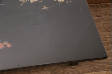 中古　山本幸三郎作　輪島塗　ガラス天板付き　紅葉と桜の図　和の情緒あふれる座卓(ローテーブル)(R-050753)
