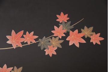 中古　山本幸三郎作　輪島塗　ガラス天板付き　紅葉と桜の図　和の情緒あふれる座卓(ローテーブル)(R-050753)