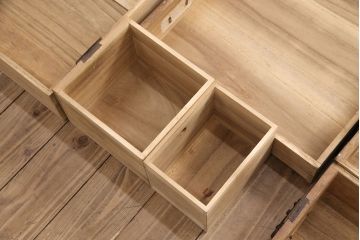 和製アンティーク かくし付き 古い木の風合いが魅力!上質な金具が使われている上手物の総桐帳場箪笥(時代箪笥、収納棚、引き出し)(R-050754)