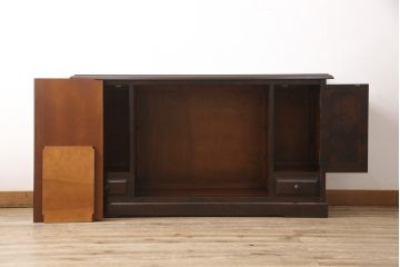 中古　北海道民芸家具　HM135　クラシカルな雰囲気が魅力!落ち着きのある空間づくりにおすすめのサイドボード(キャビネット、収納棚、リビングボード)(R-050756)