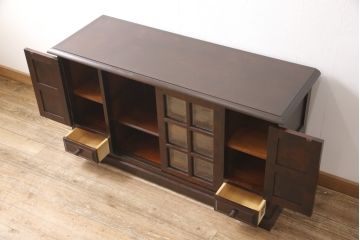 中古　北海道民芸家具　HM135　クラシカルな雰囲気が魅力!落ち着きのある空間づくりにおすすめのサイドボード(キャビネット、収納棚、リビングボード)(R-050756)