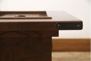 和製ヴィンテージ　岩谷堂箪笥　南部鉄器の飾り金具が上質な雰囲気を高める木製火鉢(長火鉢、関西火鉢、囲炉裏、座卓、ビンテージ)(R-050757)