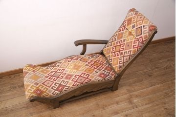 中古　美品　神戸洋家具　ニレ材と和柄のファブリックが温かい雰囲気を醸し出すカウチソファ(1人掛け、アームソファ、長椅子)(定価約45万円)(R-050760)