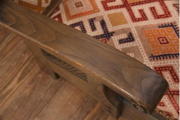 中古　美品　神戸洋家具　ニレ材と和柄のファブリックが温かい雰囲気を醸し出すカウチソファ(1人掛け、アームソファ、長椅子)(定価約45万円)(R-050760)