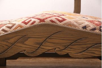 中古　美品　神戸洋家具　ニレ材と和柄のファブリックが温かい雰囲気を醸し出すカウチソファ(1人掛け、アームソファ、長椅子)(定価約45万円)(R-050760)