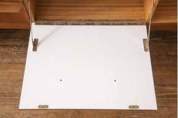 ビンテージ家具　イギリスヴィンテージ　チーク材　Stonehill(ストーンヒル)製　温かみのある空間を演出するサイドボード(サイドキャビネット、リビングボード)(R-050761)