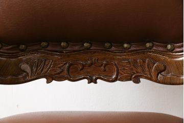中古　極美品　タガヤサン　三越百貨店取扱い　細かな彫刻が見事な存在感のある本革チェア(ダイニングチェア、椅子)(R-050762)