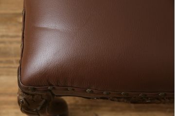 中古　極美品　タガヤサン　三越百貨店取扱い　細かな彫刻が見事な存在感のある本革チェア(ダイニングチェア、椅子)(R-050762)