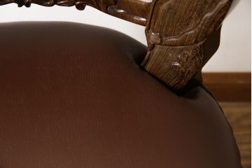 中古　極美品　タガヤサン　三越百貨店取扱い　細かな彫刻が見事な存在感のある本革チェア(ダイニングチェア、椅子)(R-050762)