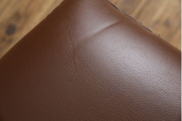 中古　極美品　タガヤサン　三越百貨店取扱い　細かな彫刻が見事な存在感のある本革チェア(ダイニングチェア、椅子)(R-050762)